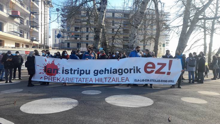 Olarizuko lan heriotza salatu dute, prekarietatearen aurkako neurriak exijituz