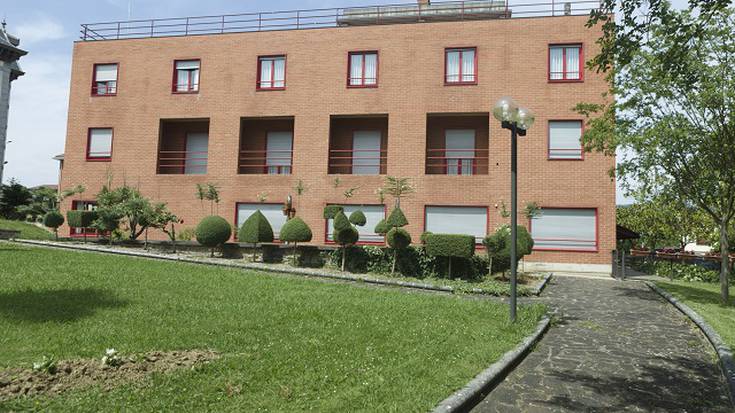 Diputazioak adinekoen egoitzetan ordaintzen dituen prezioak salatu ditu EH Bilduk