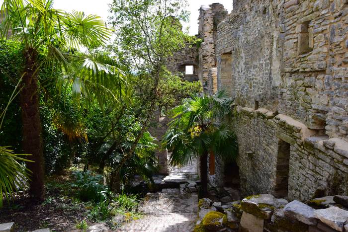 Koloreen paradisua Badaian