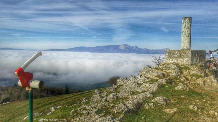 Proiektu eolikoen aurkako aldarria Jarindo mendira igoko da larunbatean