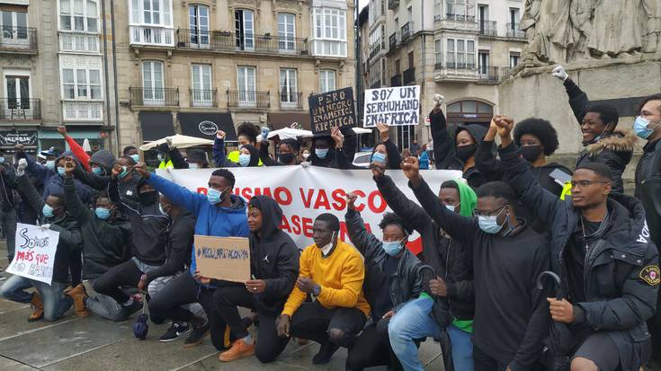 George Floyden oroimenez, Gasteiz arrazakeriaren kontra