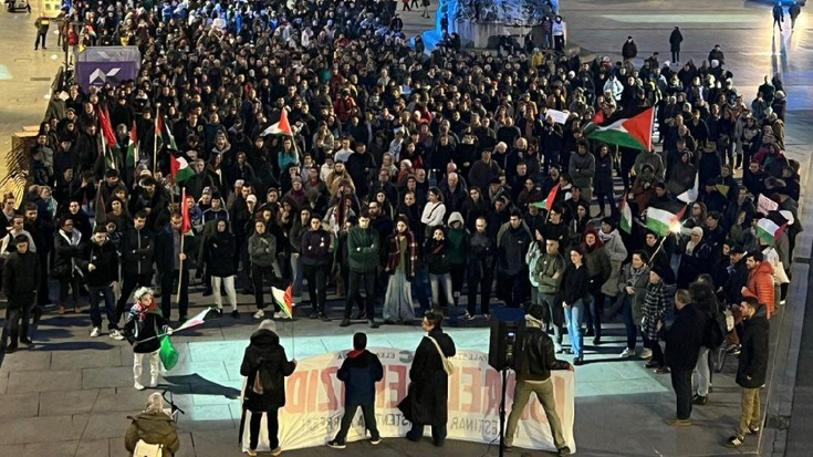 Lotsa sentitzen dut giza generoko kide izateagatik