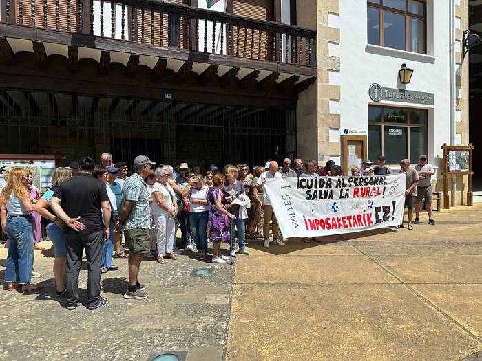 Lan baldintzak "okertu" egin direla salatu dute Añanako osasun langileek