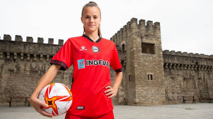 'Nova Victoria', Gasteizko historia eta Nafarroako Erresuma omentzeko Alavesen kamiseta