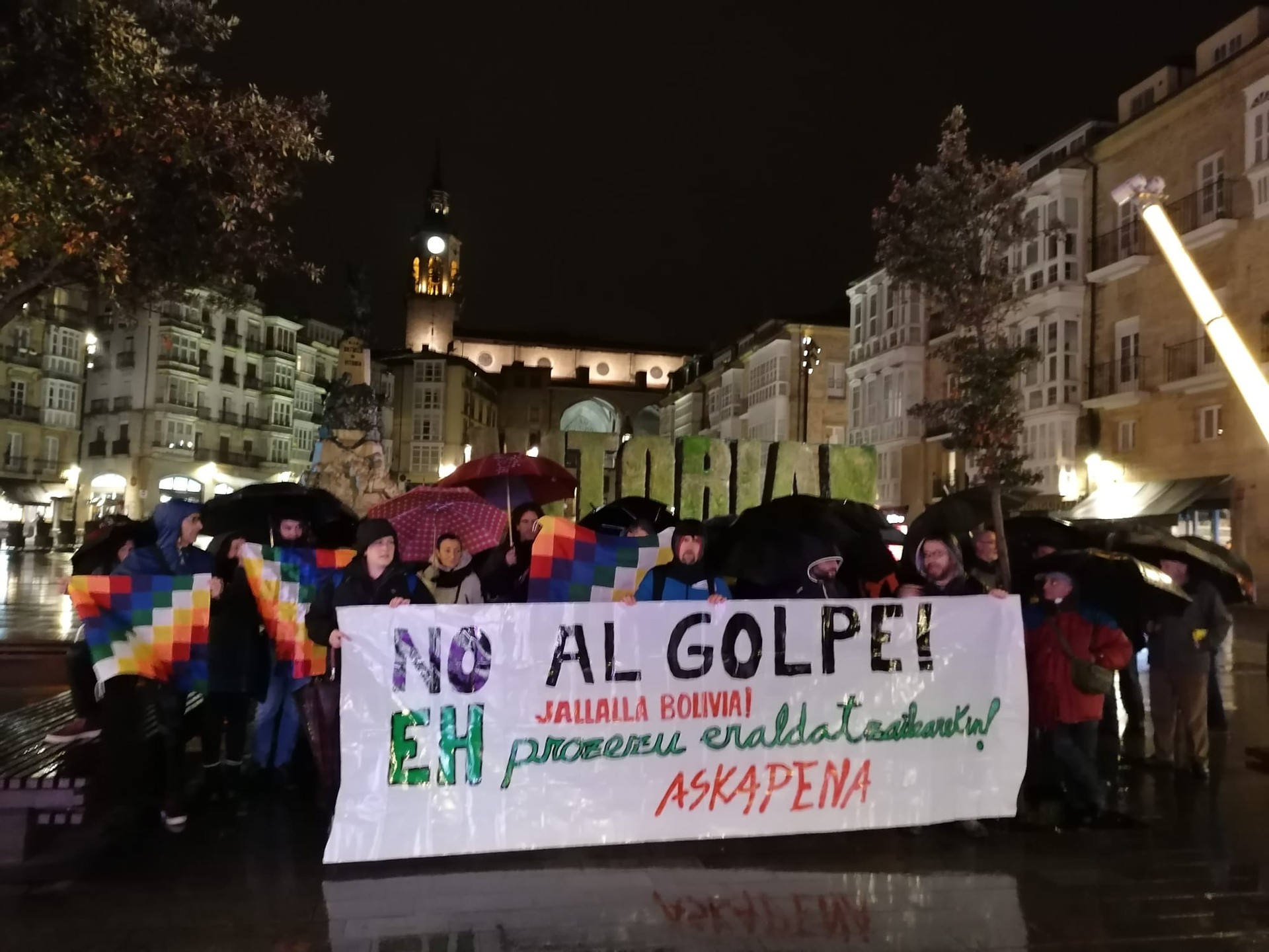 Boliviako estatu kolpea salatu dute Gasteizen