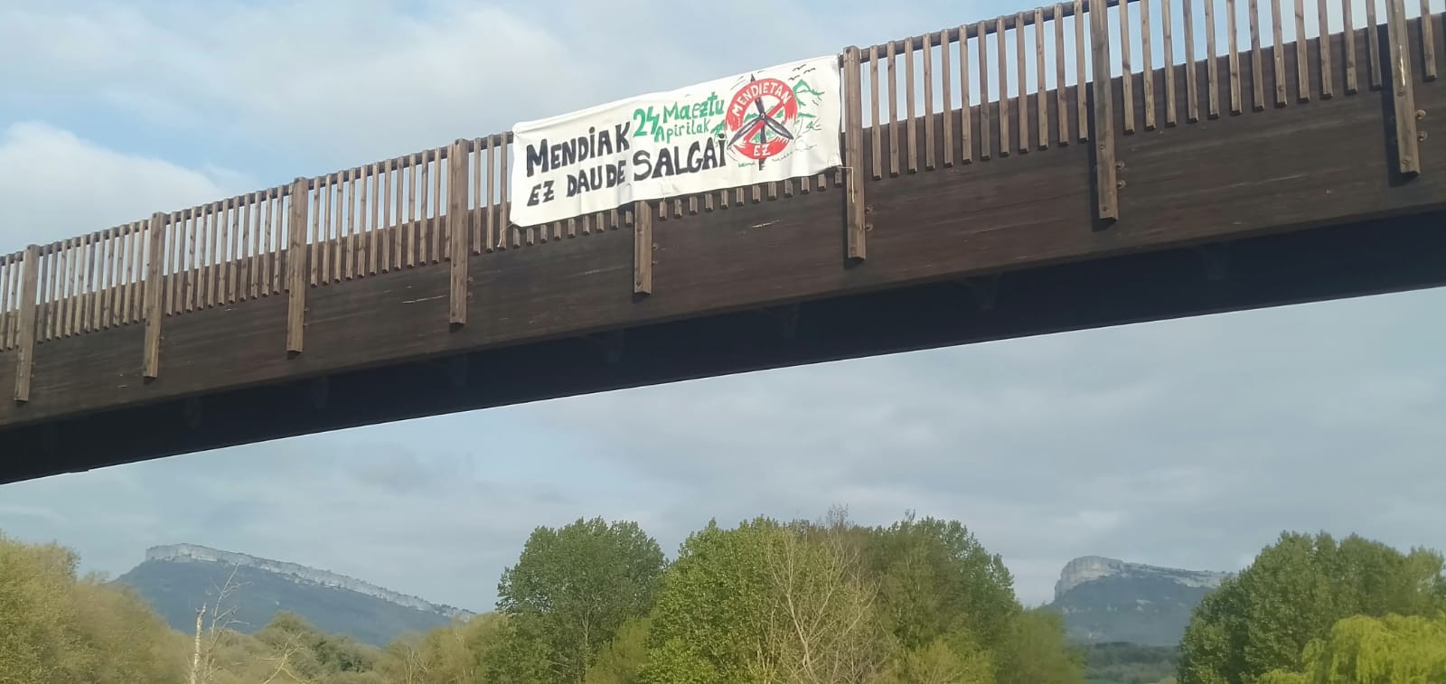 Azazetako parke eolikoari alegazioak aurkezteko epea ireki da
