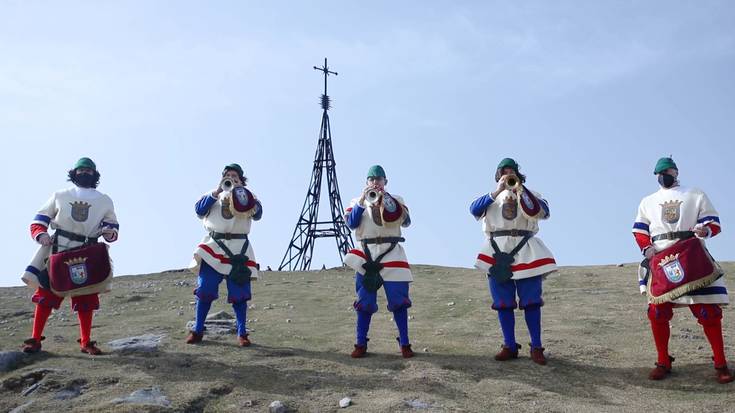 Erretreta telematikoa, Iradier Arenako ekitaldia eta danborrada balkoietatik