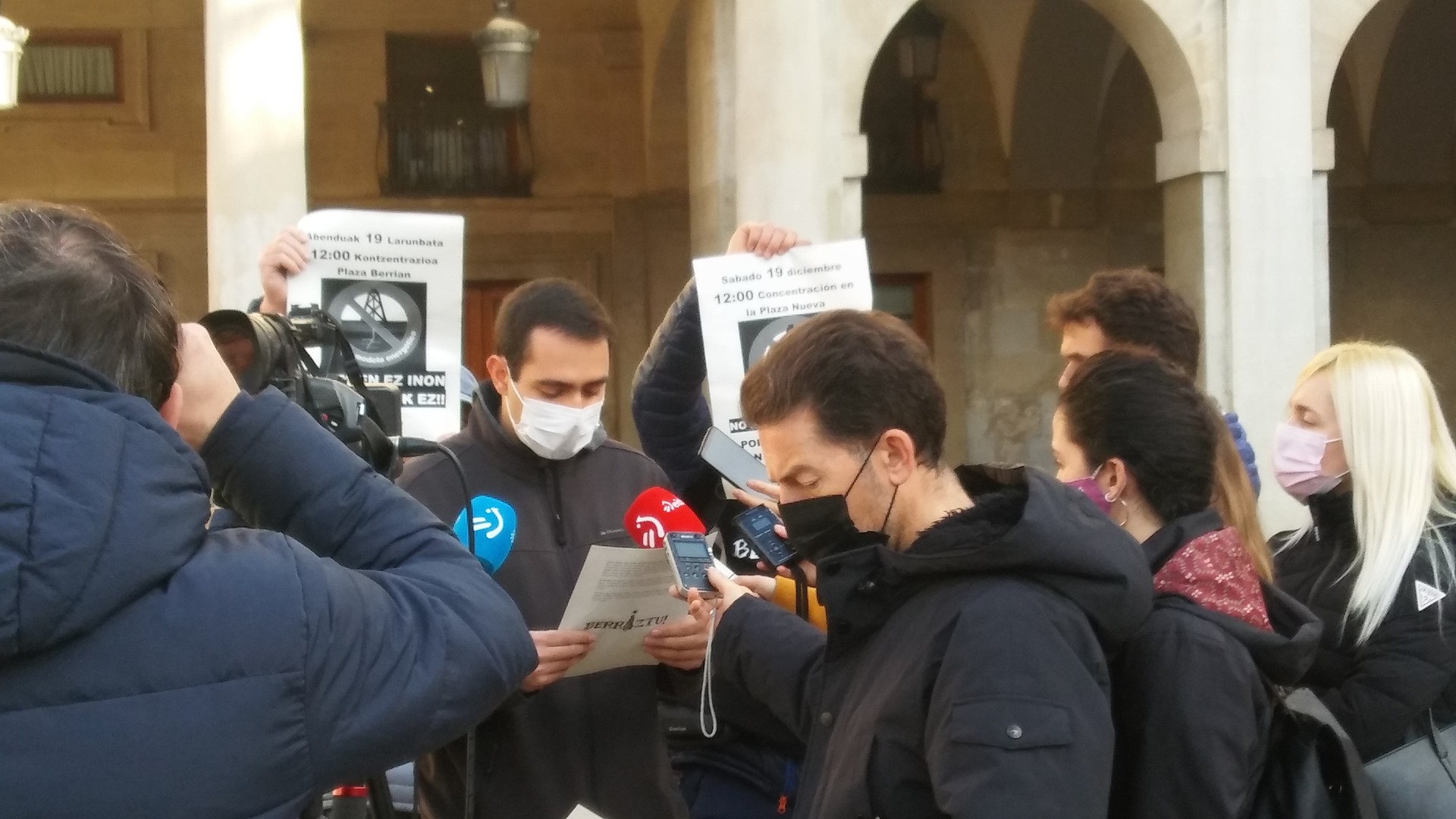 Berriztuk eta oposizio osoak Subilla Gasteizko gas zundaketa gelditzeko exijitu diote Udalari