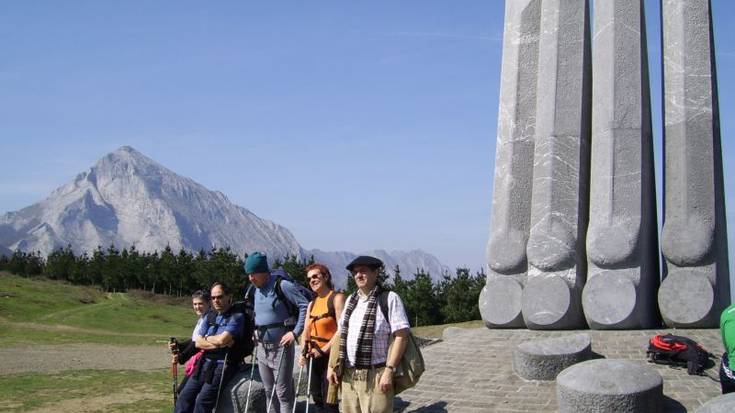 [GEUREKIN MENDIRA]: Besaide eta Aramaioko mendiak