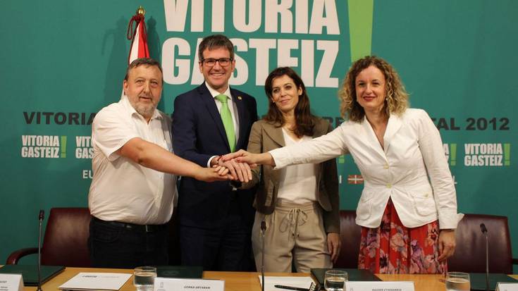 Gasteizerako gobernu programa aurkeztu dute EAJk eta PSEk