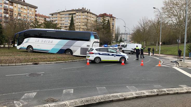Gidaririk gabeko autobusa, Jacinto Benavente kalean
