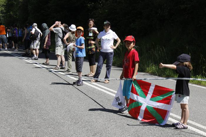 [ARGAZKIAK] Gure Esku Dago Gasteiztarren kilometroak Lizarrustin