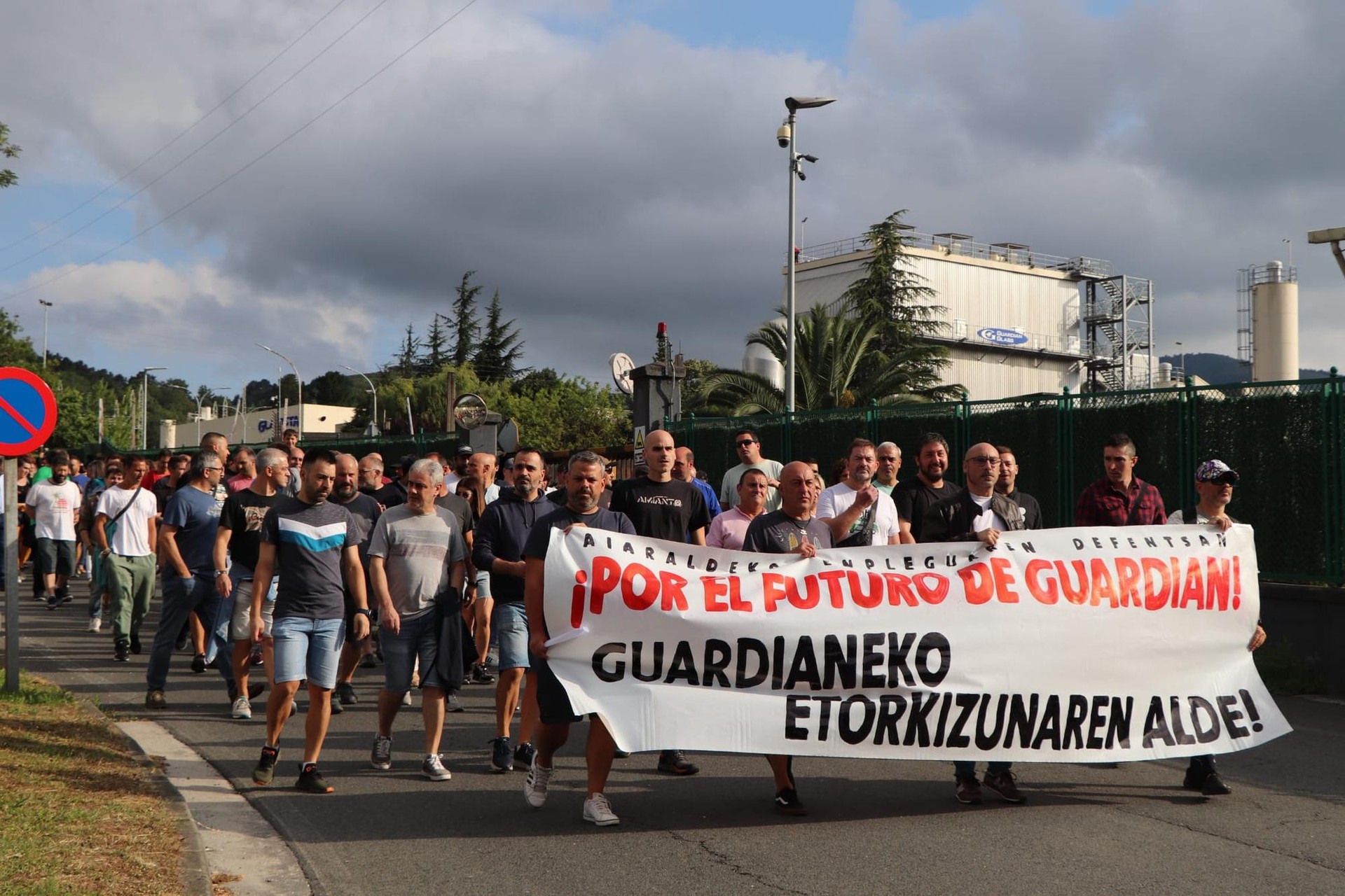 Guardianeko labearen itzaltzea gelditzeko eskaera atzera bota du auzitegiak