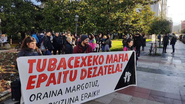 Gazte bat epaitu dute Tubacexen gertatutako lan heriotza salatzeko ekintza batengatik