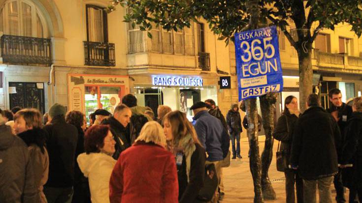 Euskarak 365 egun Gasteiz, iruditan