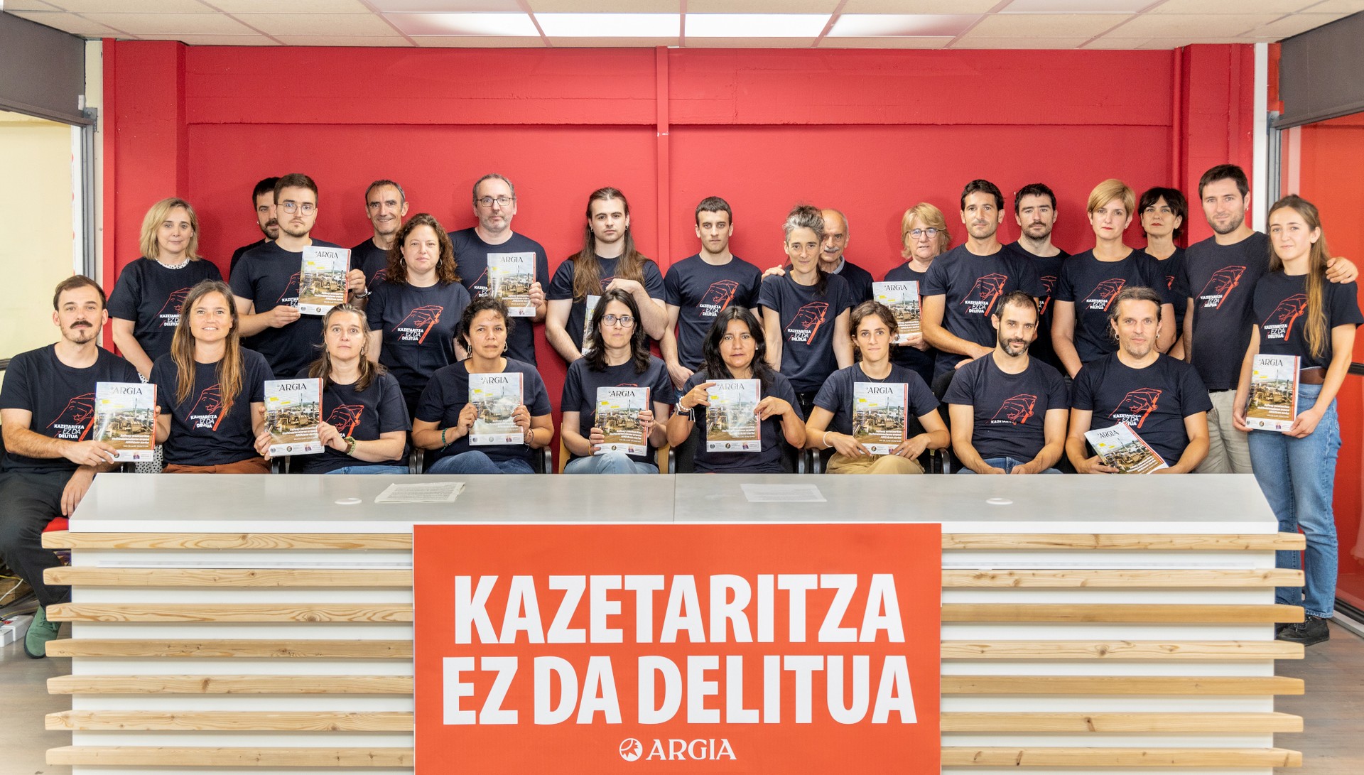 Solway multinazionalak ARGIAri mehatxu egin diola publikoki salatu dugu