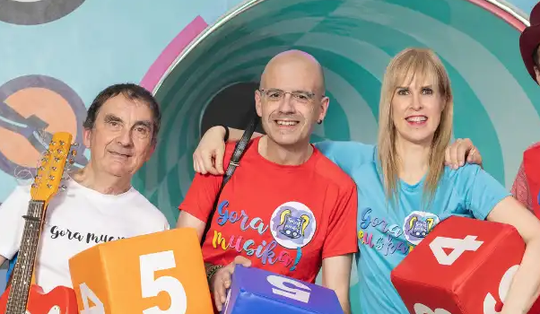 'Gora musika!', Korrontzi eta erraldoiekin