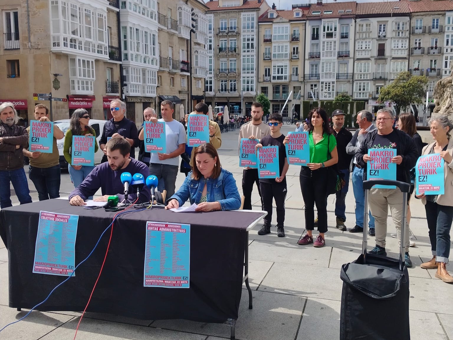 Udalen eta kontzejuen babes zabala du makroproiektuen aurkako manifestazioak