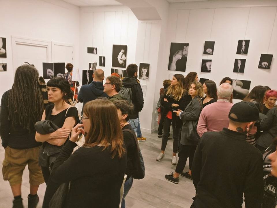 ARTgia, lau urte artearen argipean