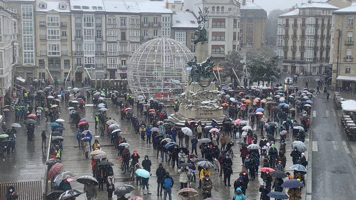 Kirol guztia baimentzea exijitu dute Gasteizen