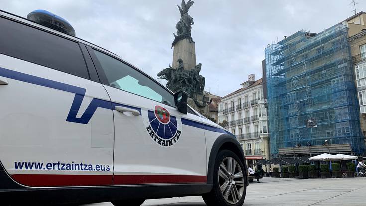 Hiru gazte atxilotu dituzte, arma zuriz egindako erasoak egotzita