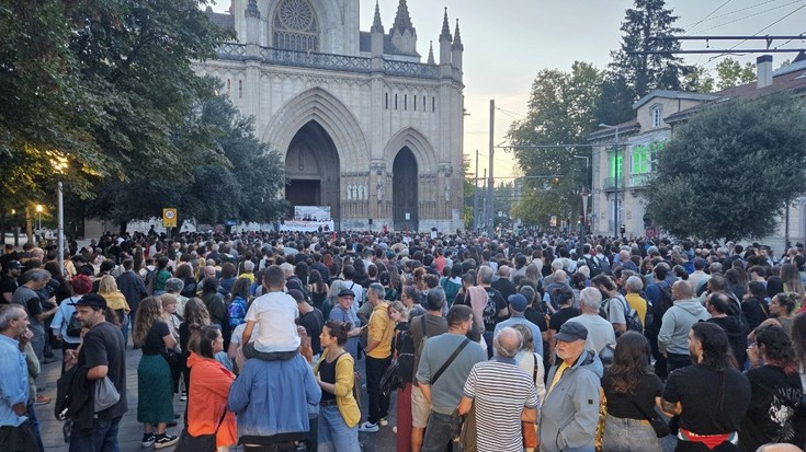 Espekulazioari mugak jartzea exijitu dute Gasteizen