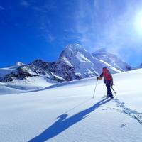 'Into the Ice' dokumentala eta solasaldia