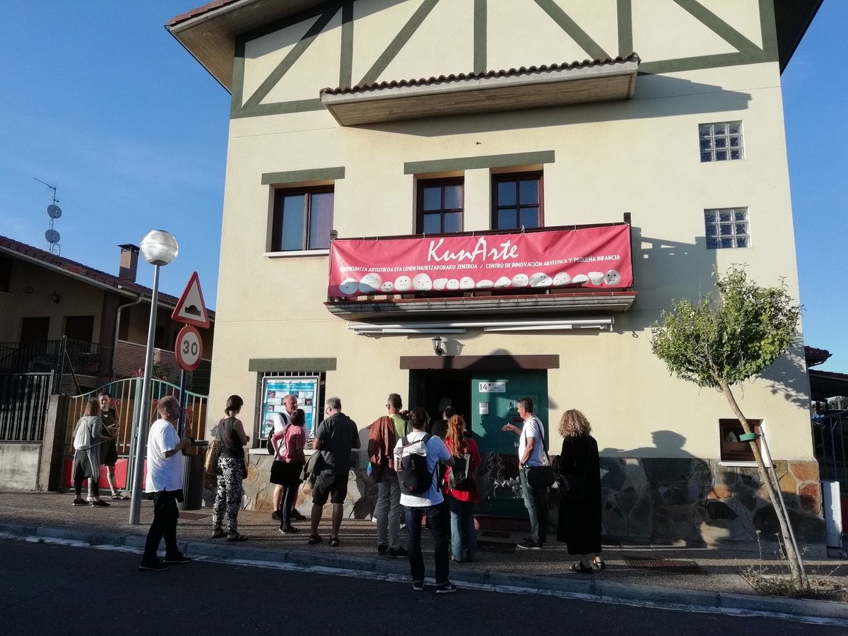 KunArtek haurrentzako programazio berria izango du martxora bitartean