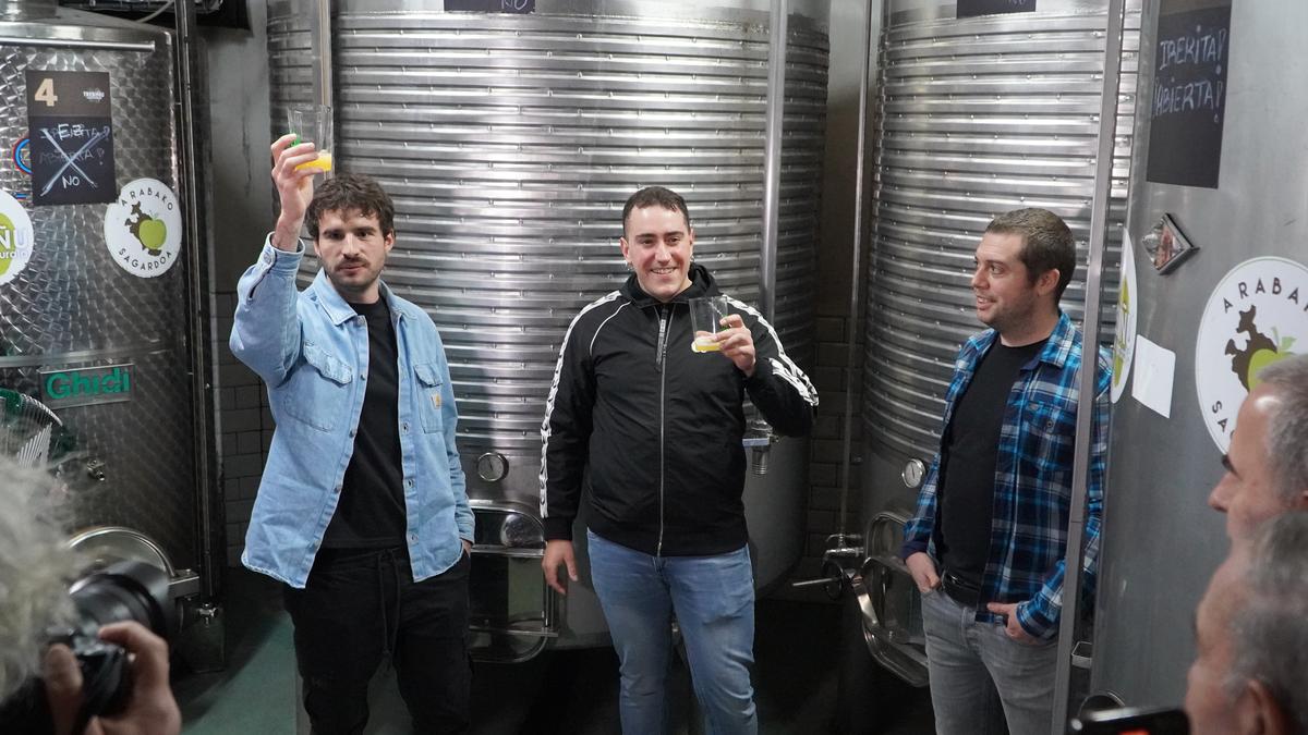 Gaur abiatu da txotx denboraldia Araban