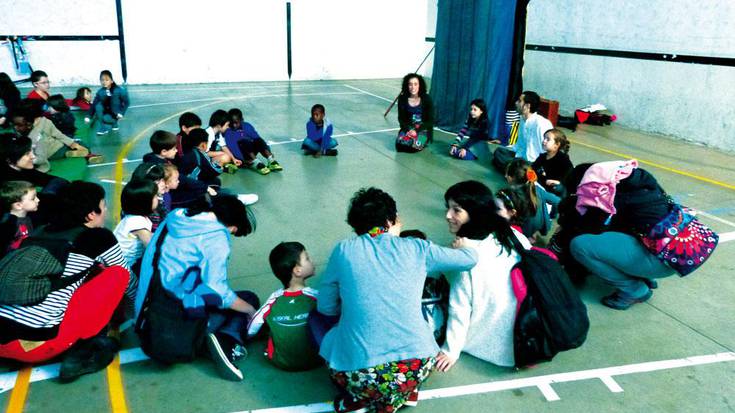 Igandeak Jai, familia giroan euskaraz. Apirileko saioa iruditan