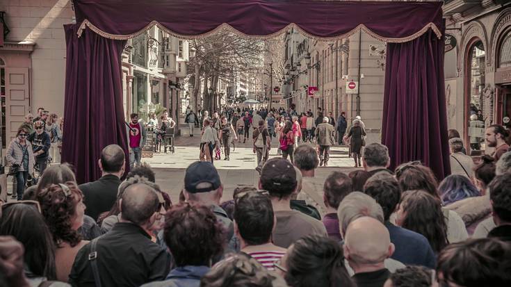 Kaldeartek 63 ikuskizun eramango ditu ekainean Gasteizko kaleetara