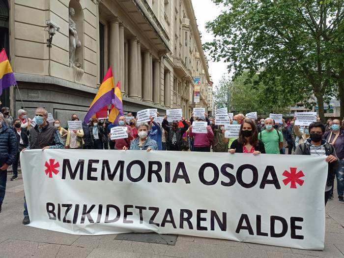 Memoria Osoa plataformak protesta deitu du Terrorismoaren Biktimen Memoriala saritzearen aurka