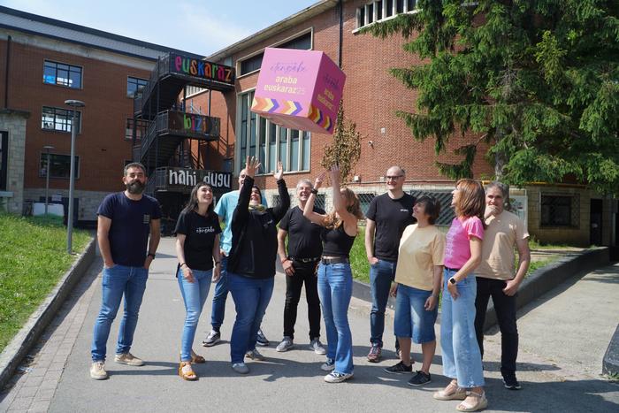 Zortzi ikastolen lanaren uzta