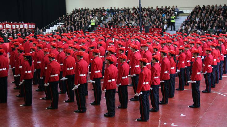 Arkautiko Akademiako euskara irakasleen prekarizazioa salatu dute