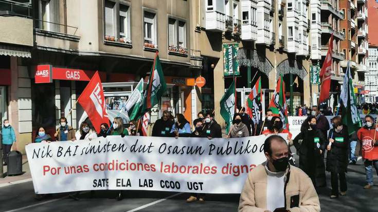 Ehunka lagun Gasteizen, Osakidetzaren egoerarentzako "konponbidea" eskatzeko
