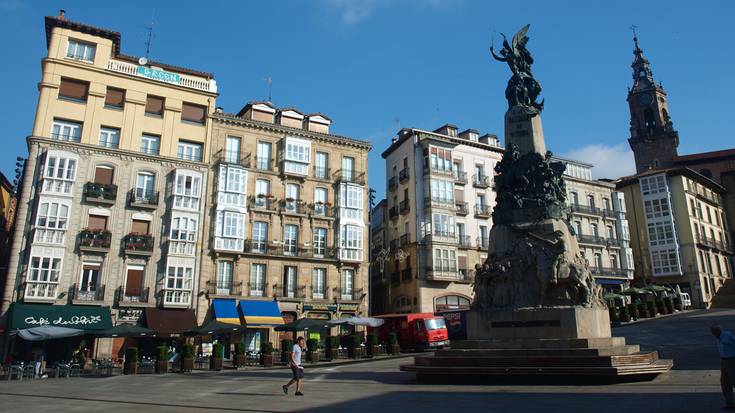 Pisu turistikoak onartzeko eskatu du Gasteizek, araudi berria prestatu bitartean 