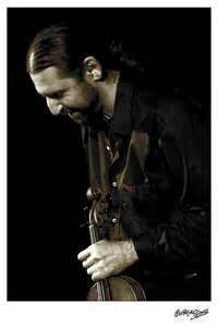 Balfolkaren eta euskal dantzen plaza [Ilunabarrean dantzan]