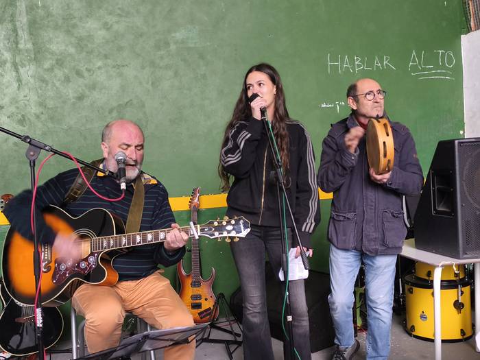 Korrikaren zain, jairik jai