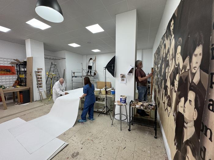 Martxoaren 3ko horma irudiaren erreplikaren pintaketari ekin diote