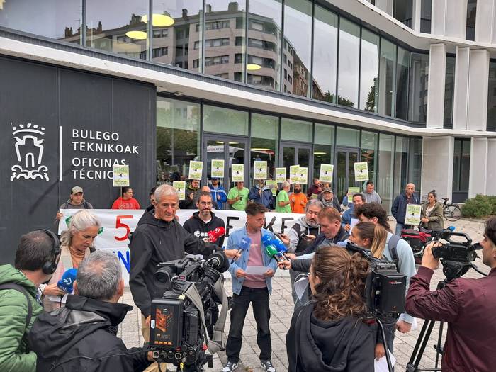 Lorezainek konponbidean esku hartzeko eskatu diote Gasteizko Udalari