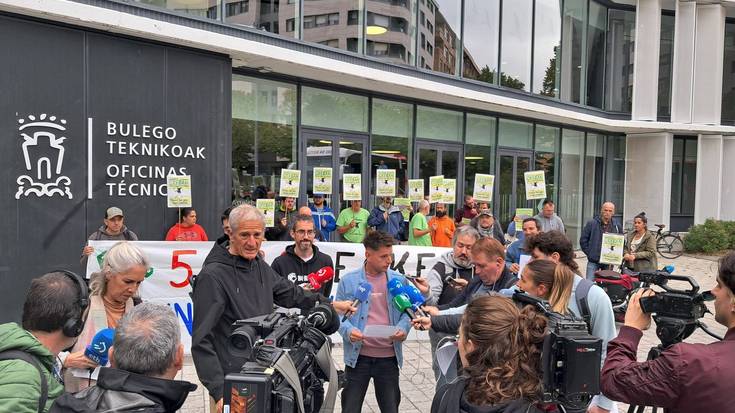Lorezainek konponbidean esku hartzeko eskatu diote Gasteizko Udalari