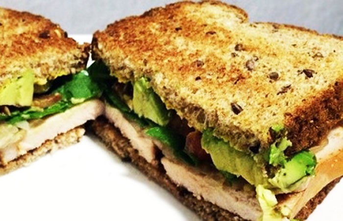 Ahuakate, indioilar eta fruitu lehor sandwich-a
