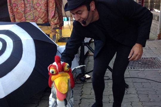 [HAURRENTZAKO TXOTXONGILOAK] 'Ezer ez da dirudiena'