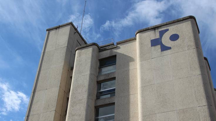 Udako murrizketei buruzko erantzunak atzeratu izana gaitzetsi dute