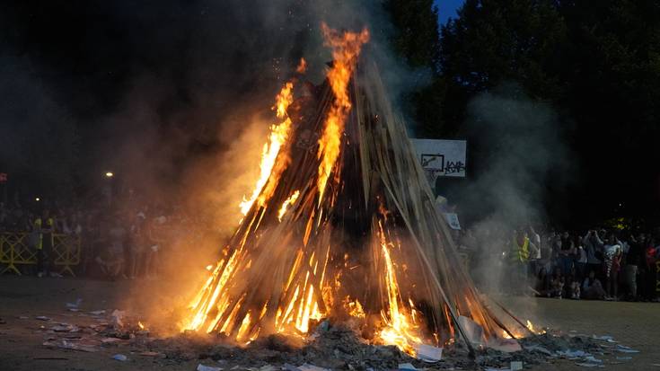 Su berezia piztu dute Judimendiko jaien 50. urteurrenean