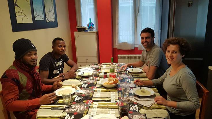 "Pertsonarengana hurbiltzen zarenean zurrumurruek pisua galtzen dute"