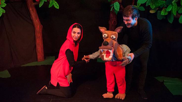 'Kalean otso, etxean uso'