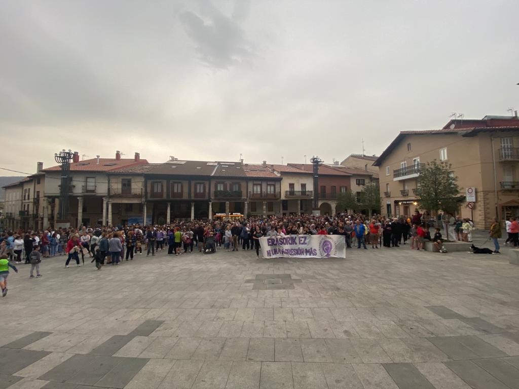 Emakume batek sexu erasoa jasan du bere lanpostuan, Agurainen