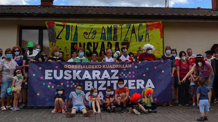 Lanean jarraitzeko akuilua