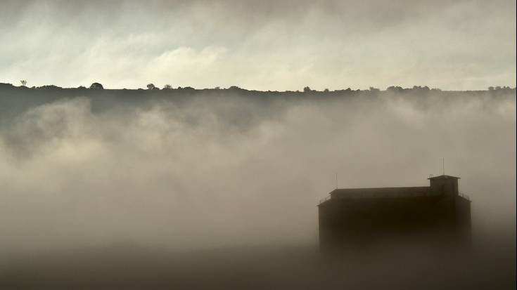 Ostarte zabalak, lainoa altxatzean